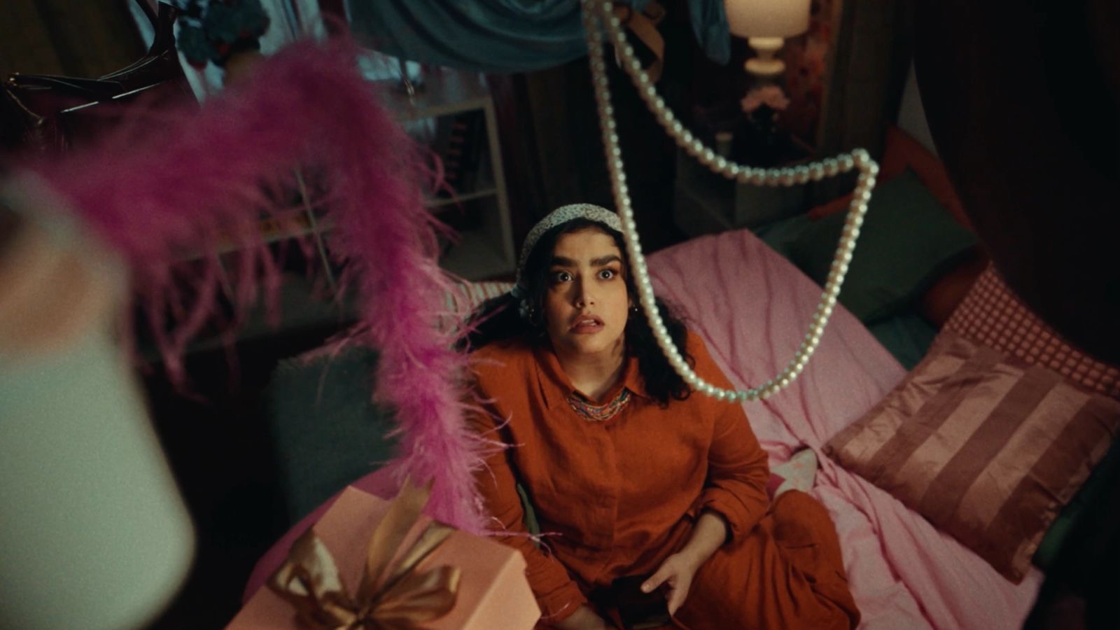 ينزل لك قبل الراتب